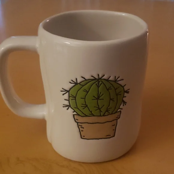 Rae Dunn “Lookin Sharp” coffee mug, in excellent used condition - Picture 2 of 4